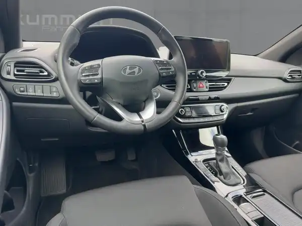 HYUNDAI I30 (8/15)