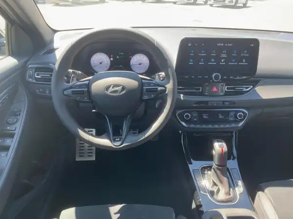 HYUNDAI I30 (8/15)