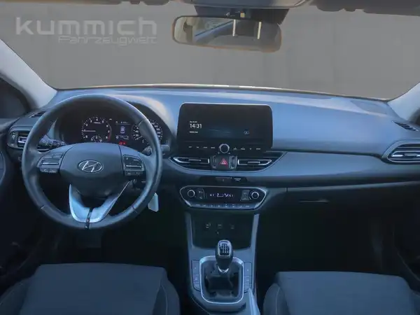 HYUNDAI I30 (8/15)