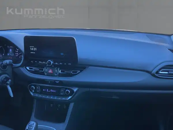 HYUNDAI I30 (10/15)