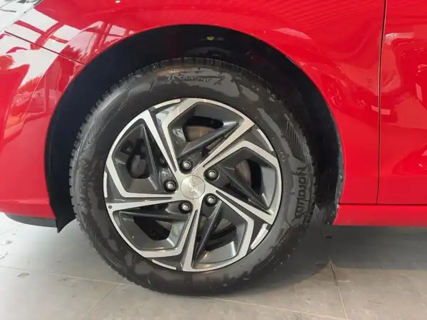 HYUNDAI I30 (7/15)