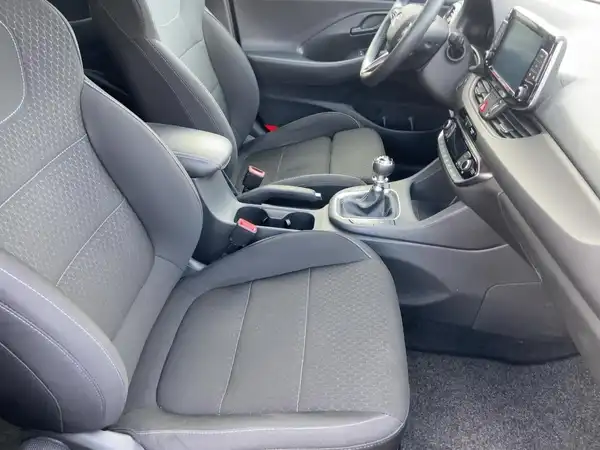 HYUNDAI I30 (11/15)