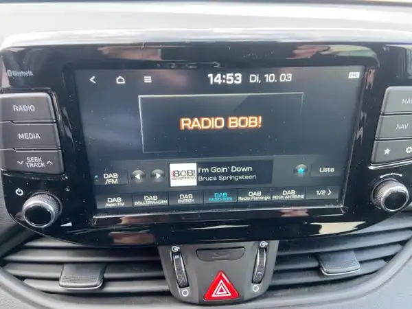 HYUNDAI I30 (10/15)