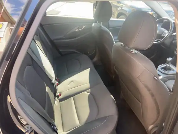 HYUNDAI I30 (12/15)