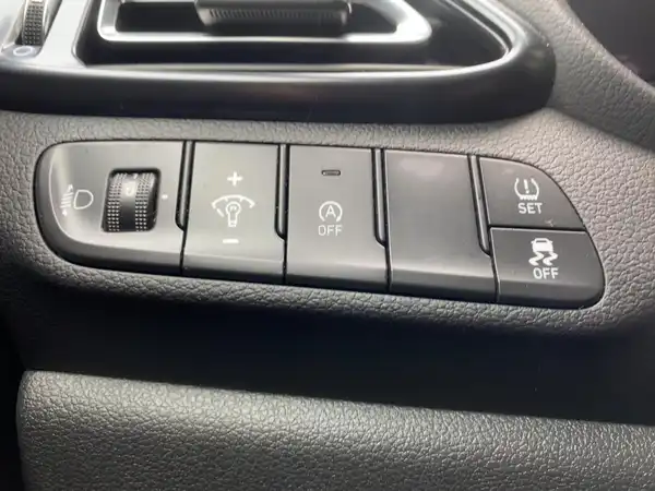 HYUNDAI I30 (14/15)