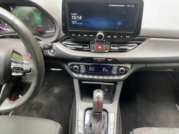 HYUNDAI I30 (10/15)
