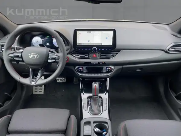 HYUNDAI I30 (8/15)