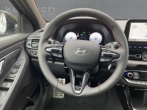 HYUNDAI I30 (9/15)