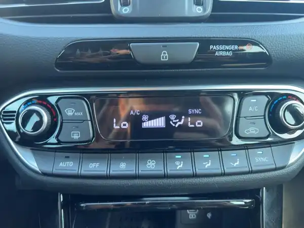HYUNDAI I30 KOMBI ADVANTAGE (14/15)