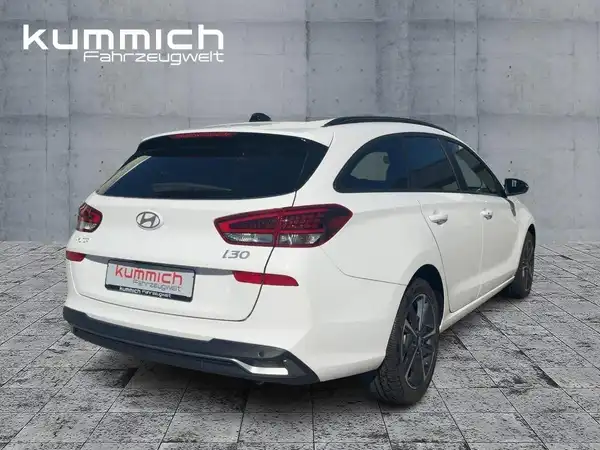 HYUNDAI I30 KOMBI ADVANTAGE (4/15)