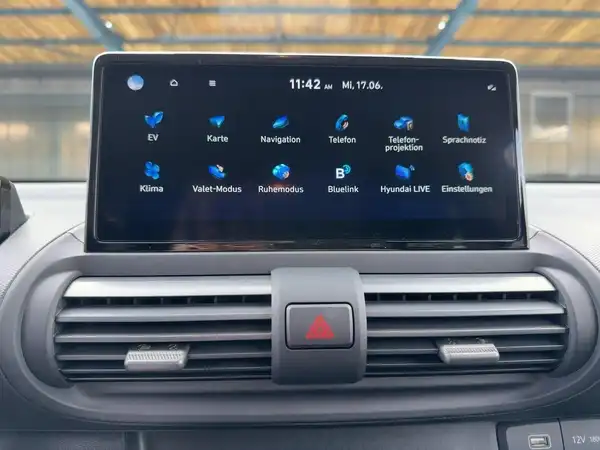 HYUNDAI INSTER SELECT (10/15)