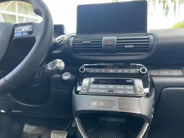 HYUNDAI INSTER SELECT (10/14)