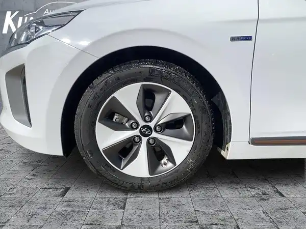 HYUNDAI IONIQ (7/15)