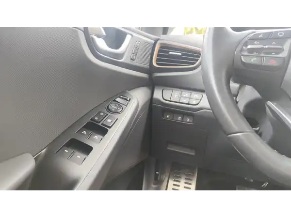 HYUNDAI IONIQ (10/15)