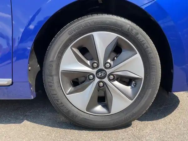 HYUNDAI IONIQ (7/15)