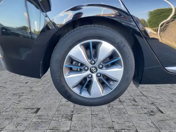 HYUNDAI IONIQ (7/15)