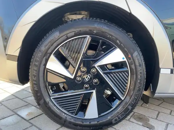 HYUNDAI IONIQ 5 UNIQ (7/15)