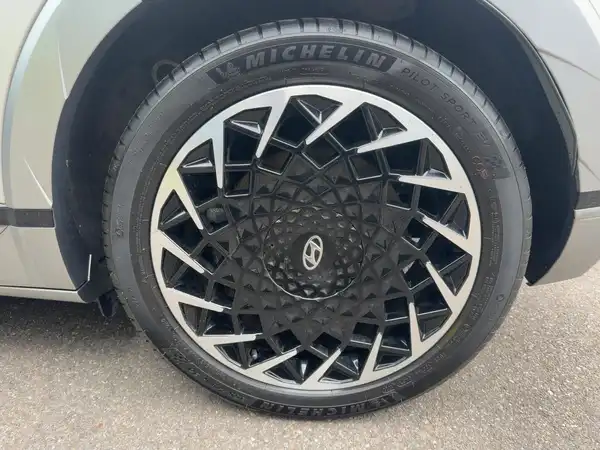 HYUNDAI IONIQ 5 UNIQ (7/15)