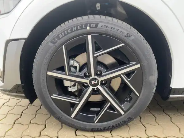 HYUNDAI IONIQ 5 N (7/14)