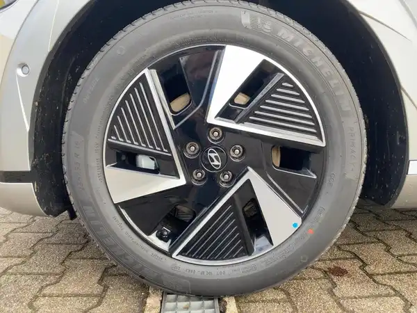 HYUNDAI IONIQ 5 UNIQ (7/15)