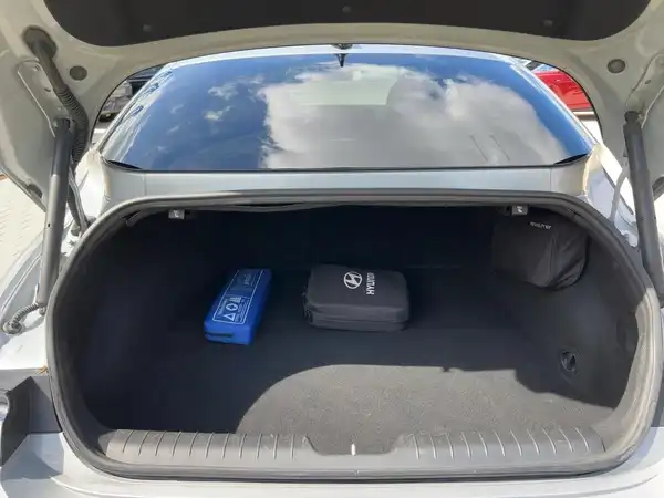 HYUNDAI IONIQ 6 TECHNIQ (13/15)