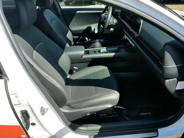 HYUNDAI IONIQ 6 UNIQ (11/15)