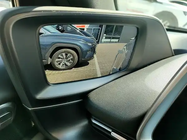 HYUNDAI IONIQ 6 UNIQ (14/15)
