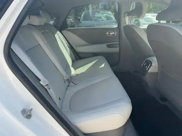 HYUNDAI IONIQ 6 UNIQ (12/15)