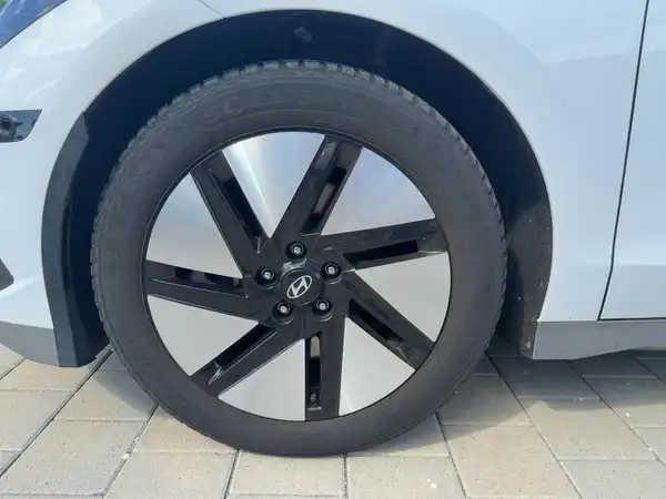 HYUNDAI IONIQ 6 UNIQ (7/15)