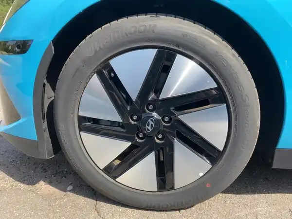 HYUNDAI IONIQ 6 UNIQ (7/14)