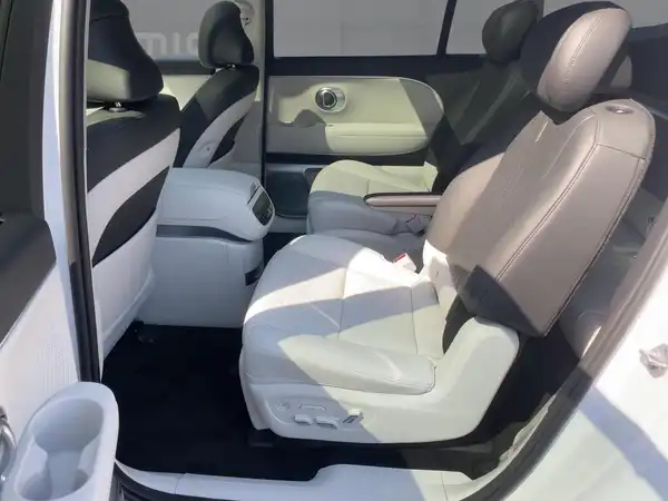 HYUNDAI IONIQ 9 (13/15)