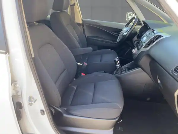 HYUNDAI IX20 (11/15)
