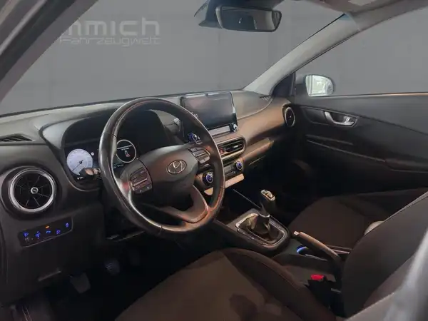 HYUNDAI KONA (11/15)