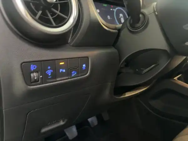HYUNDAI KONA (14/15)