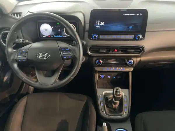 HYUNDAI KONA (10/15)