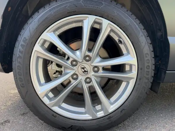 HYUNDAI KONA (7/14)