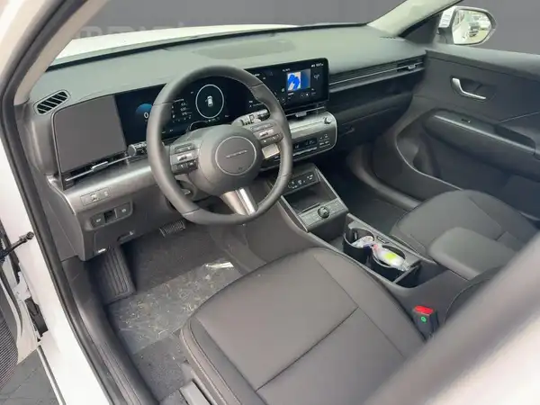 HYUNDAI KONA TREND (10/11)