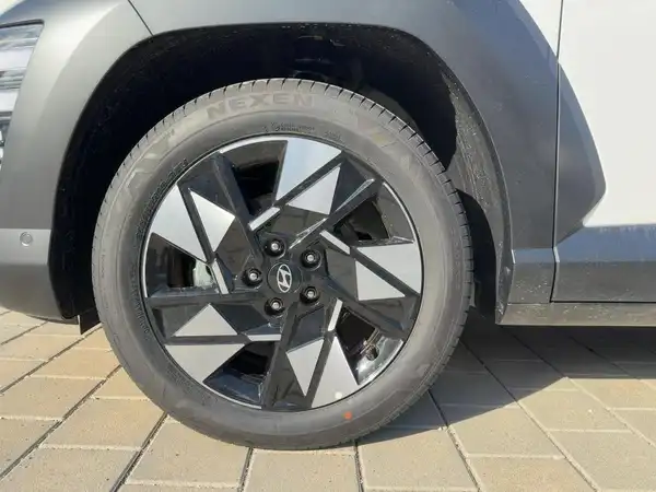 HYUNDAI KONA TREND (7/14)