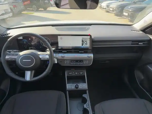 HYUNDAI KONA TREND (8/14)