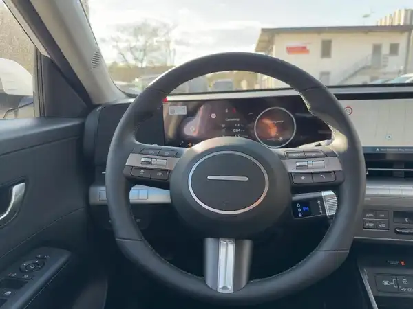 HYUNDAI KONA TREND (9/14)