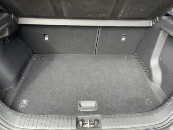 HYUNDAI KONA (12/13)