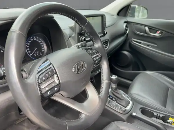 HYUNDAI KONA (8/13)