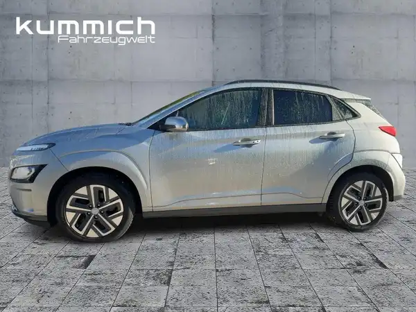 HYUNDAI KONA TREND (6/15)