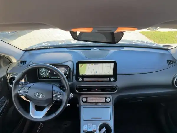 HYUNDAI KONA TREND (8/15)