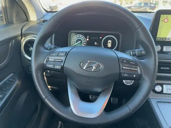 HYUNDAI KONA TREND (9/15)