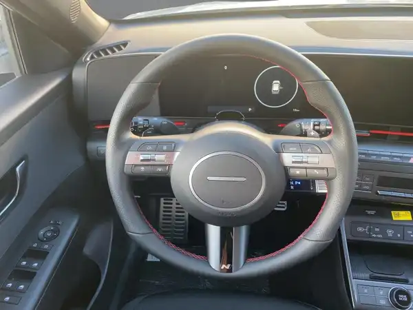HYUNDAI KONA N LINE (9/15)