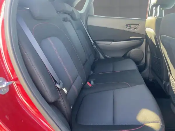 HYUNDAI KONA (11/15)