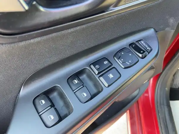 HYUNDAI KONA (14/15)