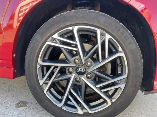 HYUNDAI KONA (6/15)