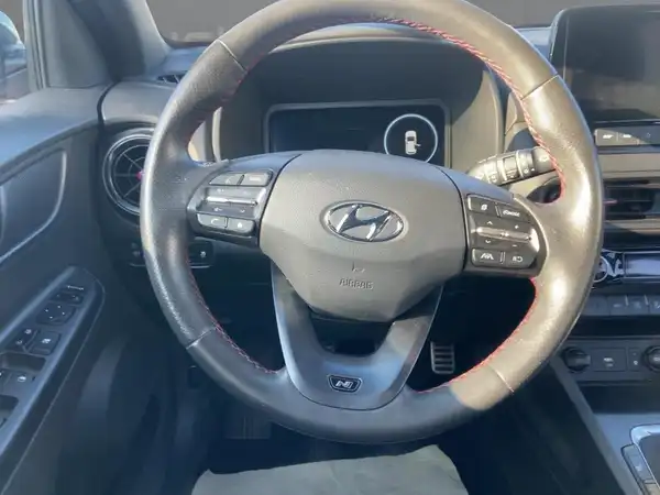 HYUNDAI KONA (8/15)
